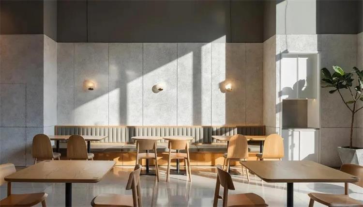 易间”咖啡简餐店 · 北京