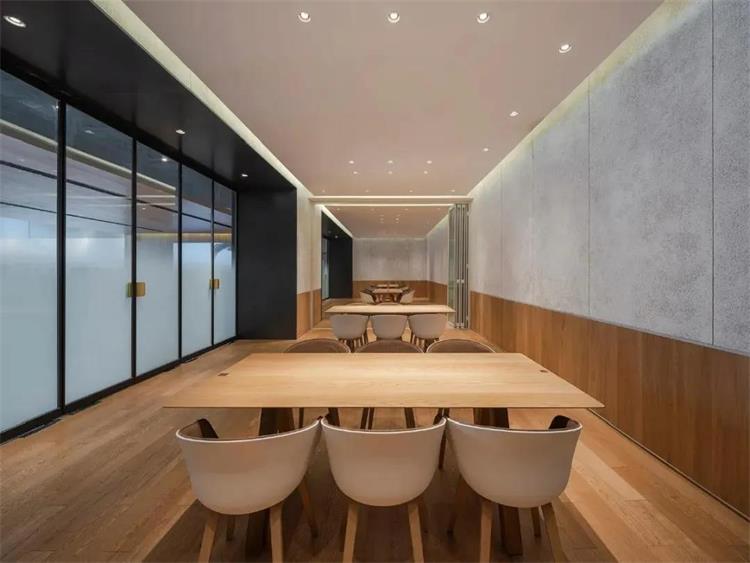 易间”咖啡简餐店 · 北京